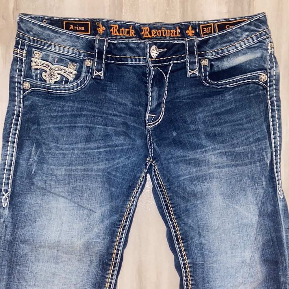 Rock Revival Arisa Crop, Style: EP9229C202, 31x23, EUC, $188 MSRP - Picture 9 of 13